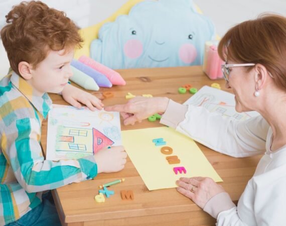 Acompanhamento fonoaudiológico no TPAC em crianças, realizado por fonoaudióloga especialista em São Paulo