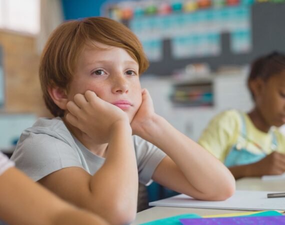 Diferença entre TPAC e TDAH em crianças: avaliação fonoaudiológica infantil em São Paulo