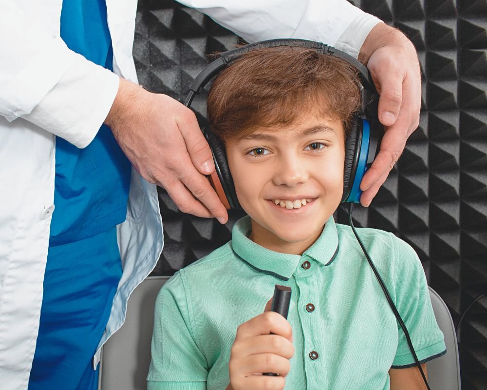 Como a cabine acústica pode ajudar no tratamento fonoaudiológico da criança